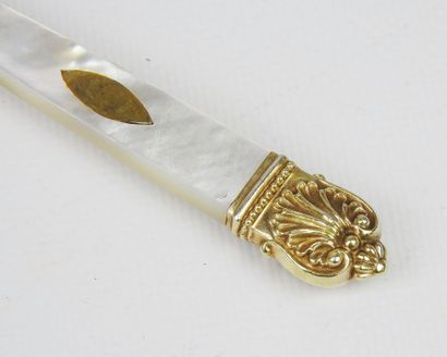 Suite of twelve silver gilt knives with mother-of-pearl...