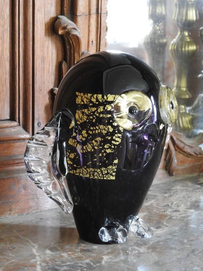 Owl in black blown glass with golden inclusions....