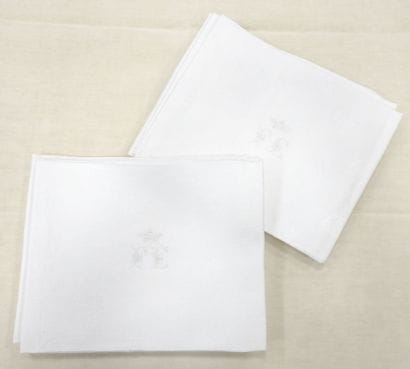 Ten damask napkins of Vine Leaves figured...