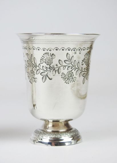 Set of two silver kettledrums on foot, minerva...