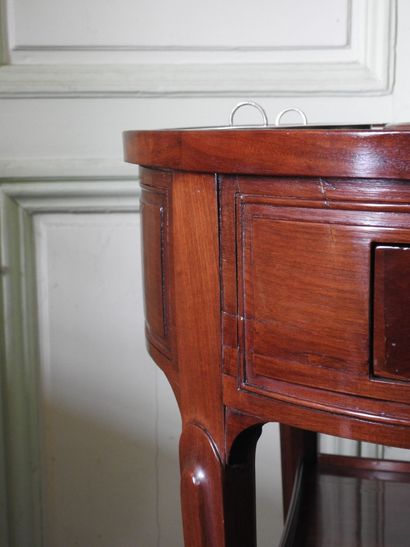 Mahogany and mahogany veneer refreshment...