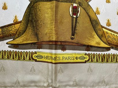 HERMES - Paris : Carré de soie décor Napoléon...