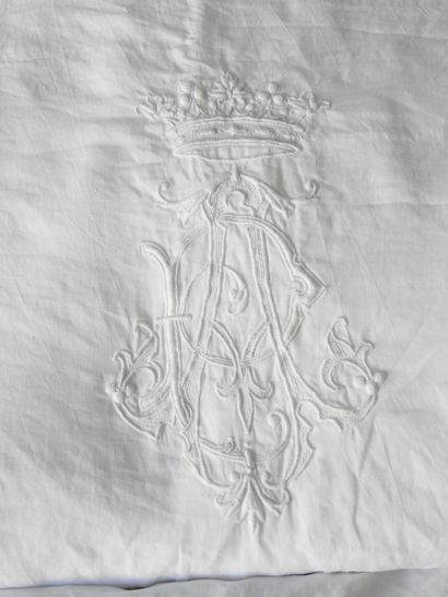 Very beautiful linen set Sheet & Pair of...