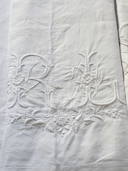 Two Large Linen Sheets figured DB 215 x 320...