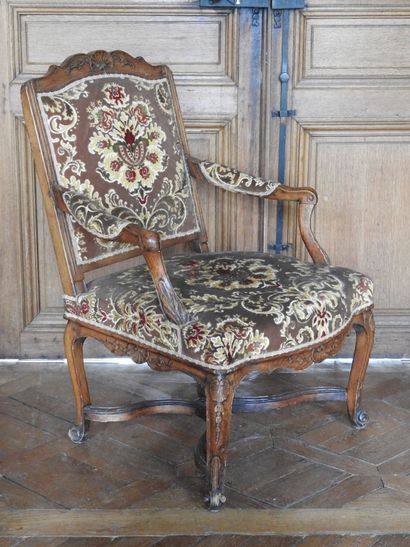 Pair of flat-backed armchairs in natural...