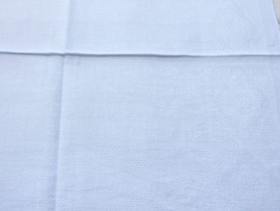 Nine napkins damask of Clovers with four...