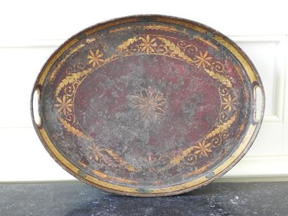 Meeting of three trays including a rectangular...