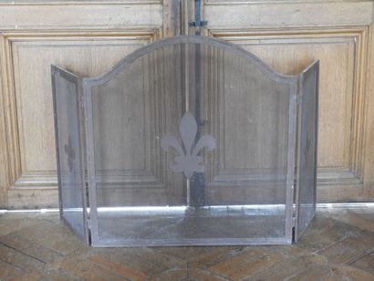 Spark arrester in metal with lily flower...