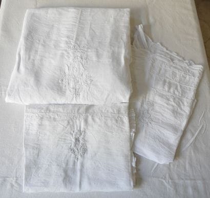 Very beautiful linen set Sheet & Pair of...
