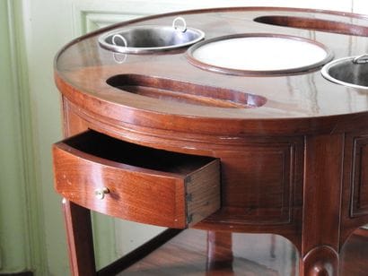 Mahogany and mahogany veneer refreshment...