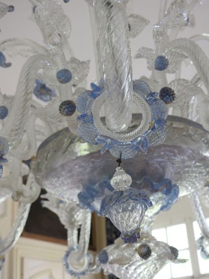 
Important chandelier in white and blue blown...
