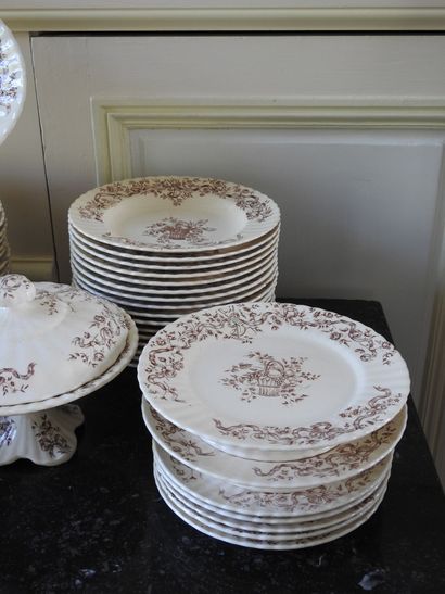 LONGCHAMP: Part of table service in earthenware...