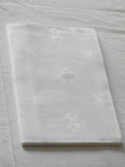 Table service Damask of Flowers with a Baron's...