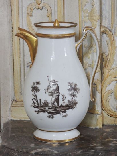 Verseuse en porcelaine de Paris à décor sur...