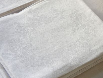 Twelve Damask napkins of Flowers and central...