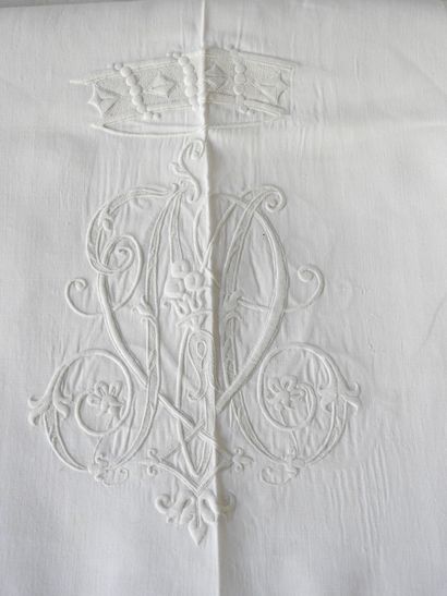 Large Sheet in Thread figured M.V. under...