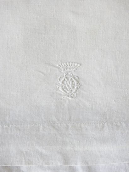 Linen set composed of a Top Sheet, a Bottom...