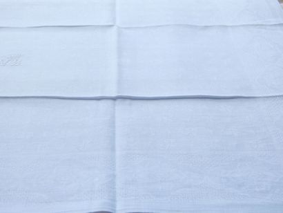Nine napkins damask of Clovers with four...