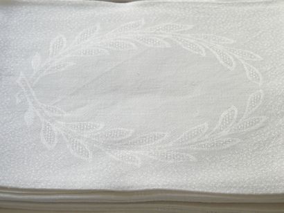 Twelve large damask napkins of laurel wr...