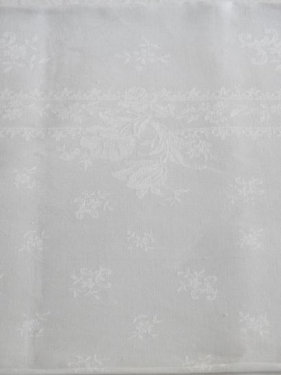 Table service Damask of Flowers with a Baron's...