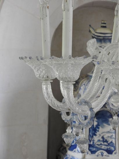 
Important chandelier in white and blue blown...