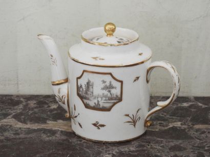 Service dit Egoïste en porcelaine émaillée...