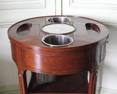 Mahogany and mahogany veneer refreshment...