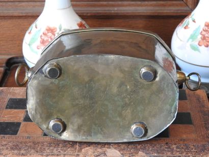 Antique box in yellow copper with cut sides...