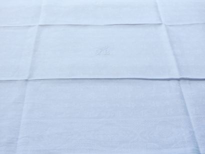 Nine napkins damask of Clovers with four...
