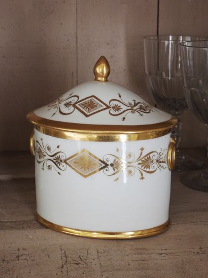 Lot in enamelled and gilded porcelain including...