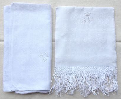 Guest napkin with a number under the Count's...