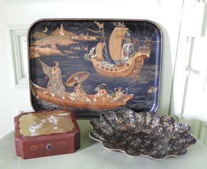 Lot in lacquer and boiled cardboard with...