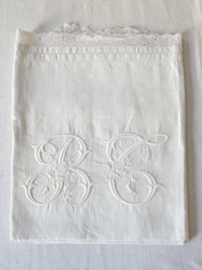 Pair of Taies chiffonized B.C. lace 67 x...
