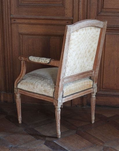Armchair with flat back in natural wood,...