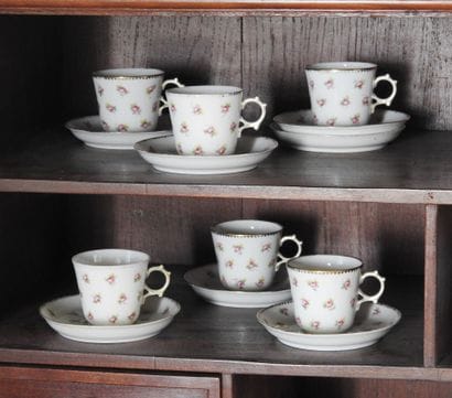 Suite of six coffee cups in porcelain of...