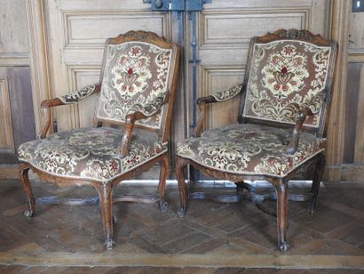 Pair of flat-backed armchairs in natural...