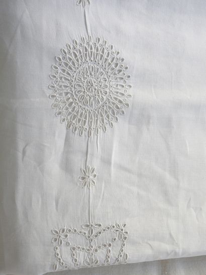 Two large linen sheets, DM 230 x 340 cm and...
