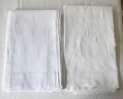 Set composed of a Top Sheet 235 x 350 cm,...