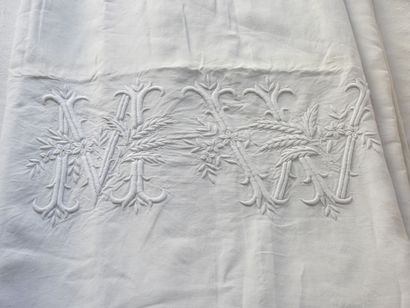 Two large linen sheets, WM 225 x 305 cm and...