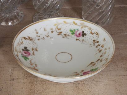 Grand déjeuner en porcelaine émaillée et...