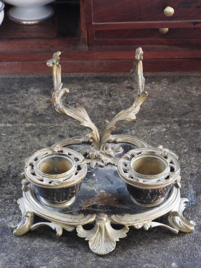 Inkwell in bronze of rocaille style with...