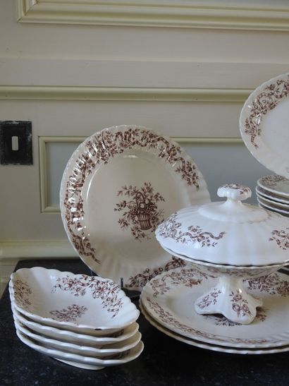 LONGCHAMP: Part of table service in earthenware...