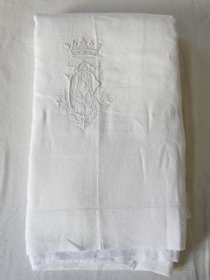 Set composed of a top sheet 225 x 330 cm...