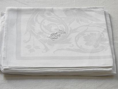 Six napkins damask decoration of horns of...