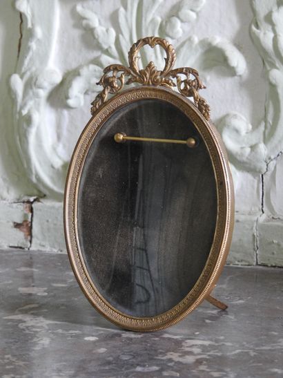 Gilded brass oval medallion photo frame,...