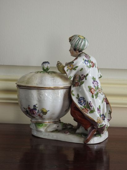 LUDWIGSBURG: Candy box with ottoman in enamelled...