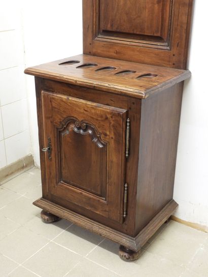 RACK in molded walnut for five guns, lower...