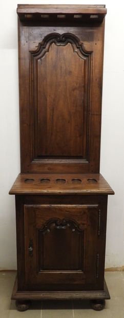 RACK in molded walnut for five guns, lower...