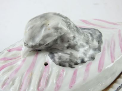 PORCELAIN OF PARIS : Terrine in trompe-l'oeil...