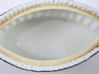 PORCELAIN OF PARIS : Terrine in trompe-l'oeil...